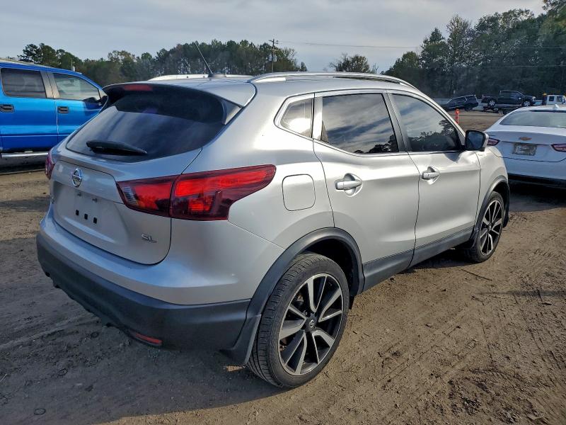 Фото 3 - NISSAN ROGUE