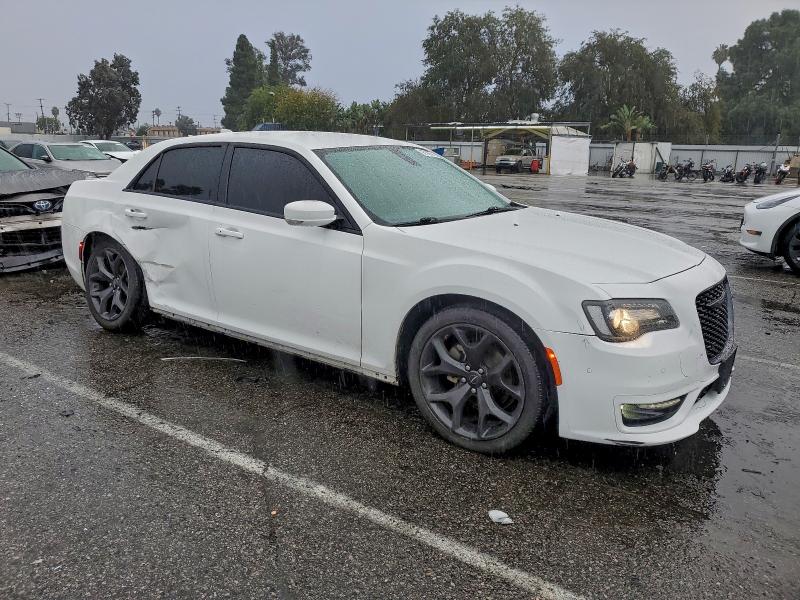 Фото 4 - CHRYSLER 300