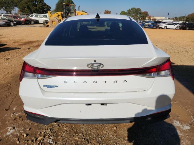 Фото 6 - HYUNDAI ELANTRA