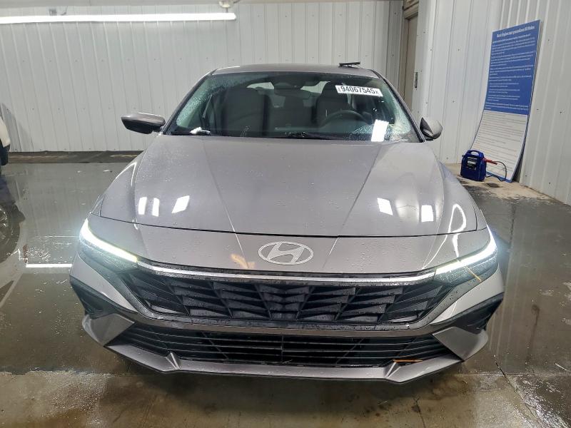 Фото 5 - HYUNDAI ELANTRA