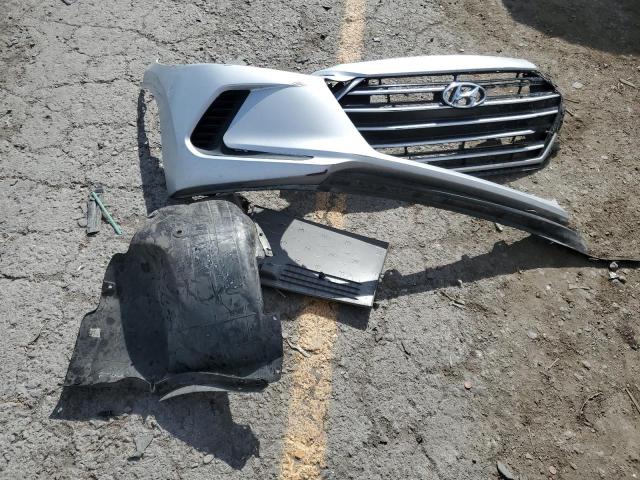 Фото 12 - HYUNDAI ELANTRA