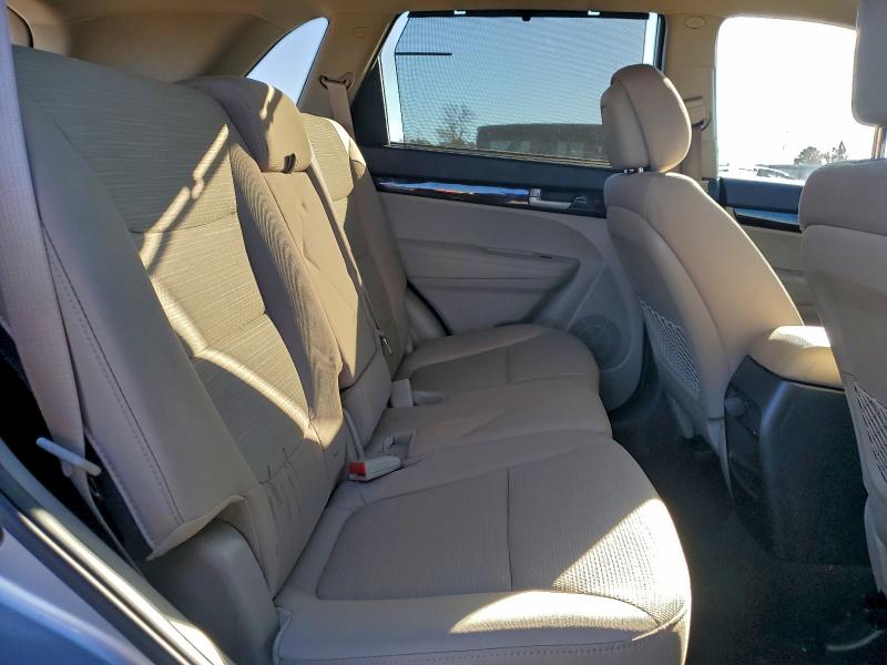 Фото 10 - KIA SORENTO