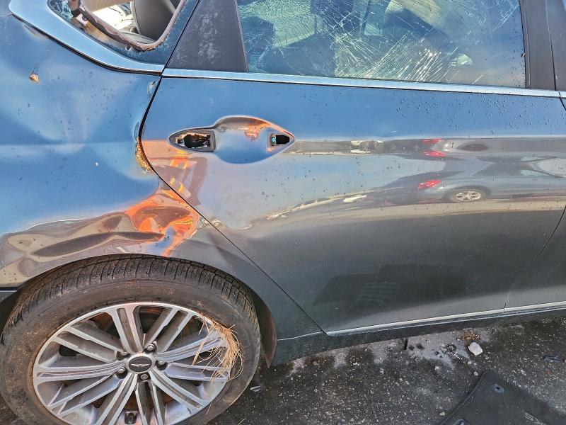 Фото 10 - GENESIS G80