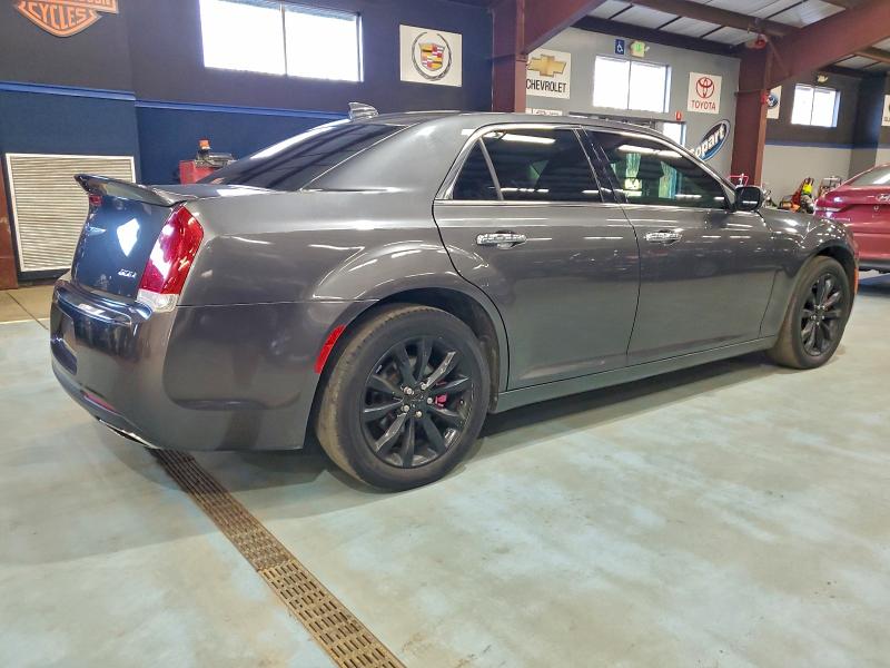 Фото 3 - CHRYSLER 300
