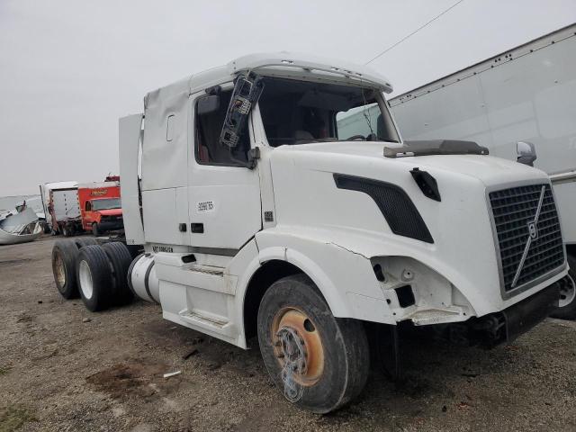 Фото 9 - VOLVO VN