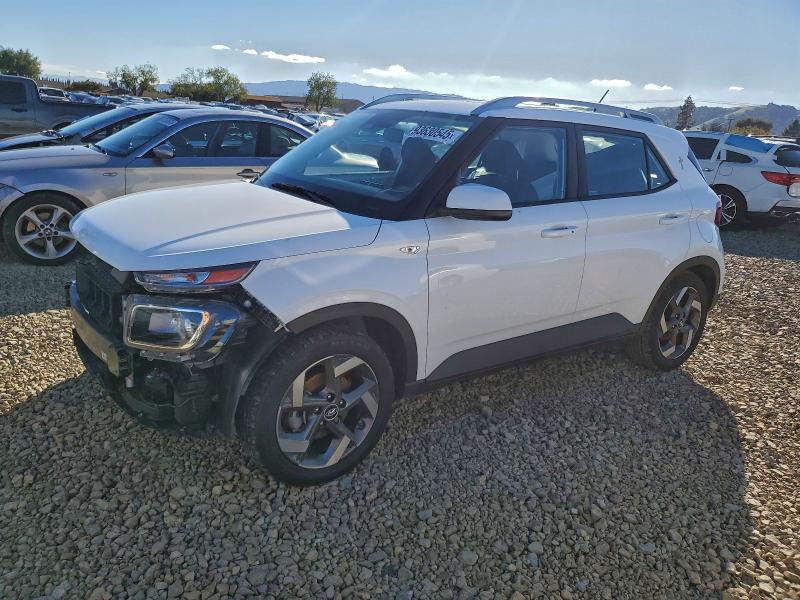 Фото 1 - HYUNDAI VENUE