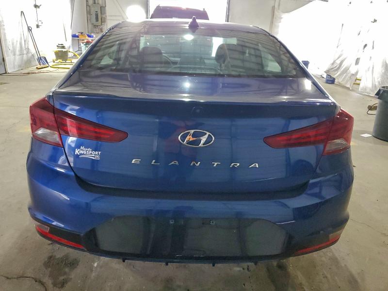 Фото 6 - HYUNDAI ELANTRA