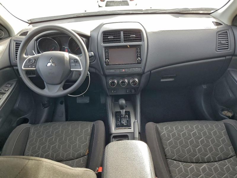 Фото 8 - MITSUBISHI OUTLANDER