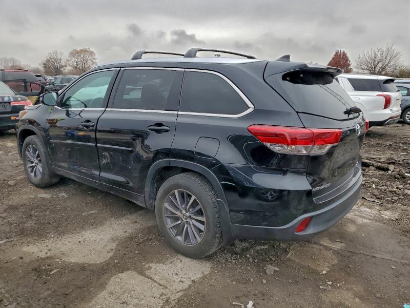 Фото 2 - TOYOTA HIGHLANDER