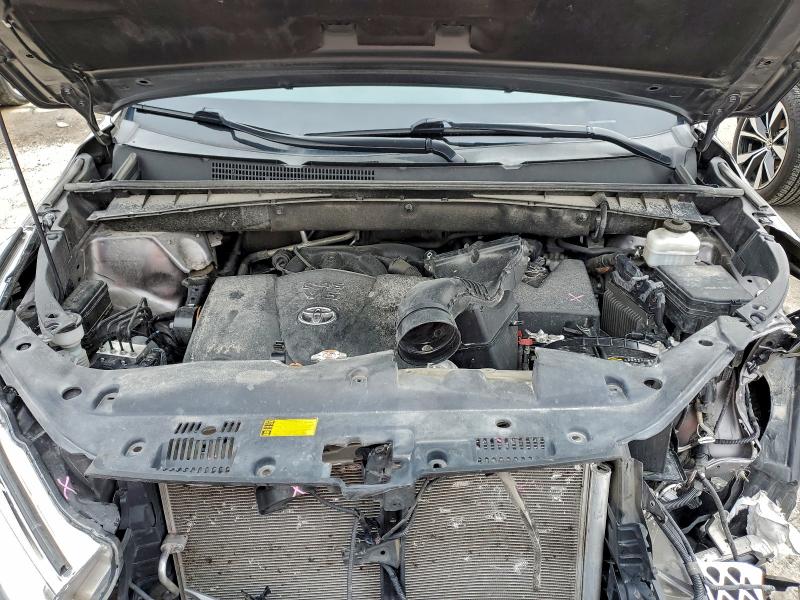 Фото 12 - TOYOTA HIGHLANDER