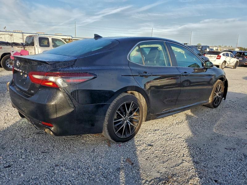 Фото 3 - TOYOTA CAMRY