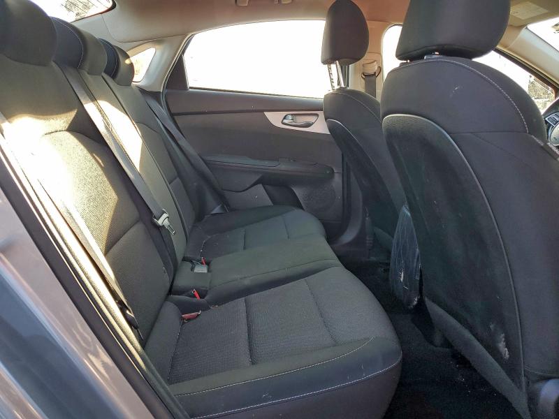 Фото 10 - KIA FORTE