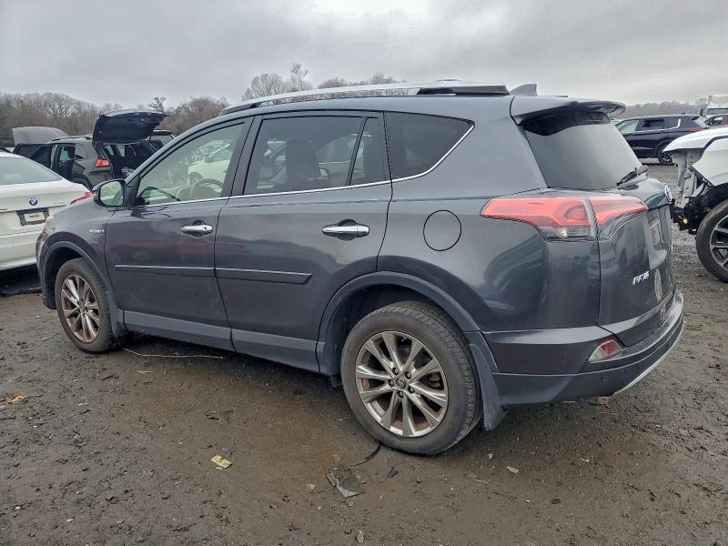 Фото 2 - TOYOTA RAV4