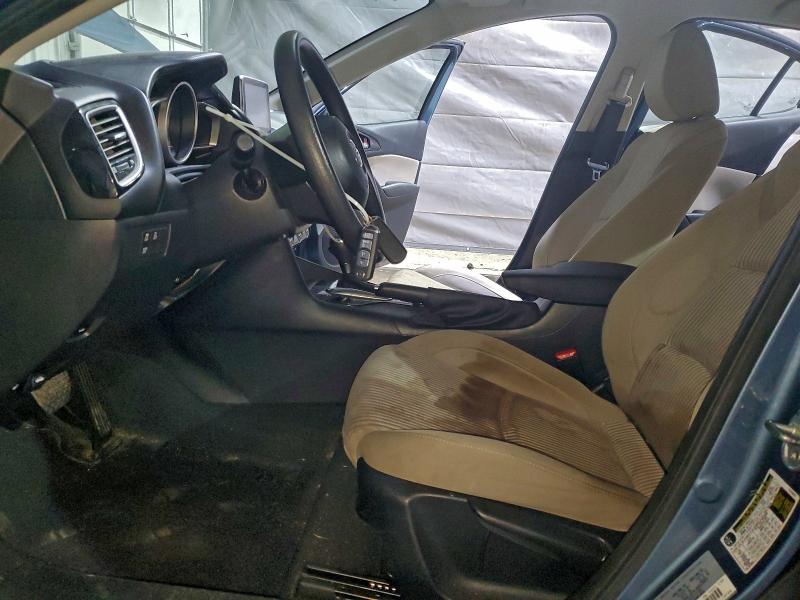 Фото 7 - MAZDA 3