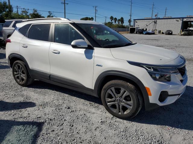 Фото 4 - KIA SELTOS