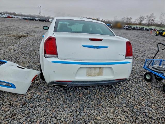 Фото 6 - CHRYSLER 300