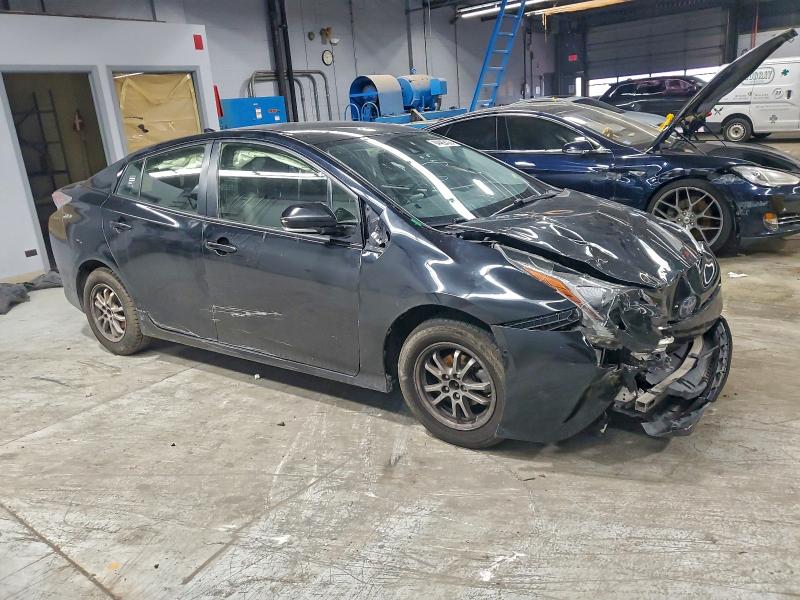 Фото 4 - TOYOTA PRIUS