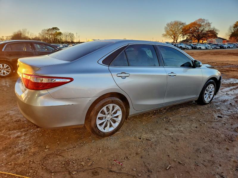 Фото 3 - TOYOTA CAMRY