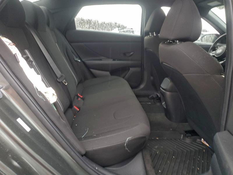 Фото 10 - HYUNDAI ELANTRA