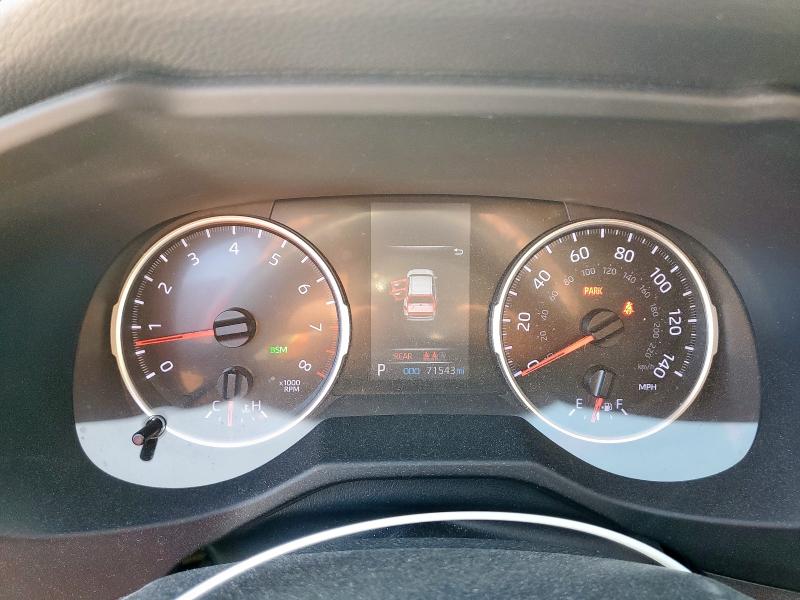 Фото 9 - TOYOTA RAV4