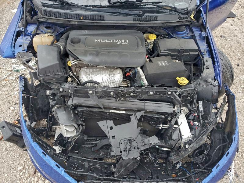 Фото 11 - CHRYSLER 200