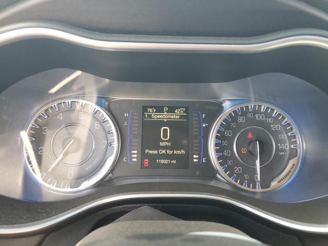 Фото 9 - CHRYSLER 200