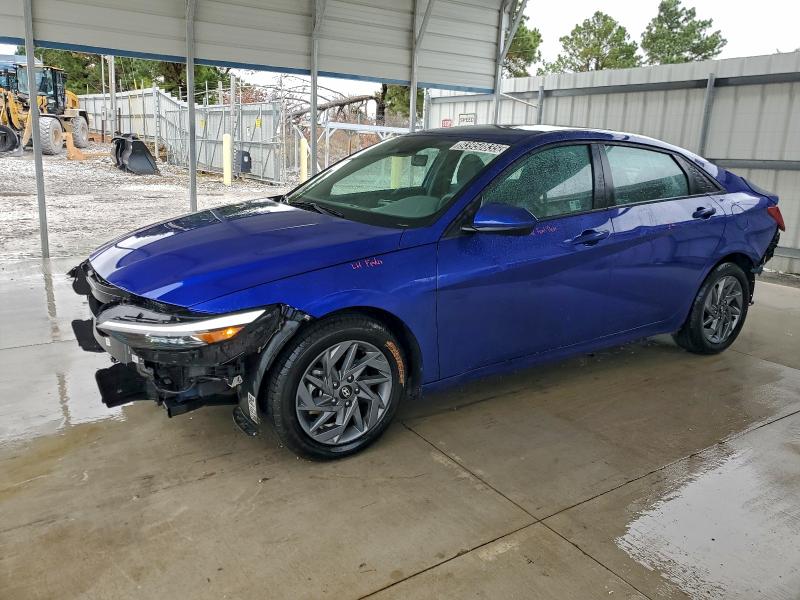 Фото 1 - HYUNDAI ELANTRA