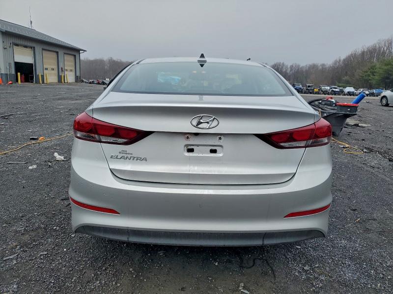 Фото 6 - HYUNDAI ELANTRA