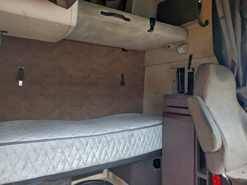 VOLVO VN 2017 VIN 4V4NC9EH2HN977238