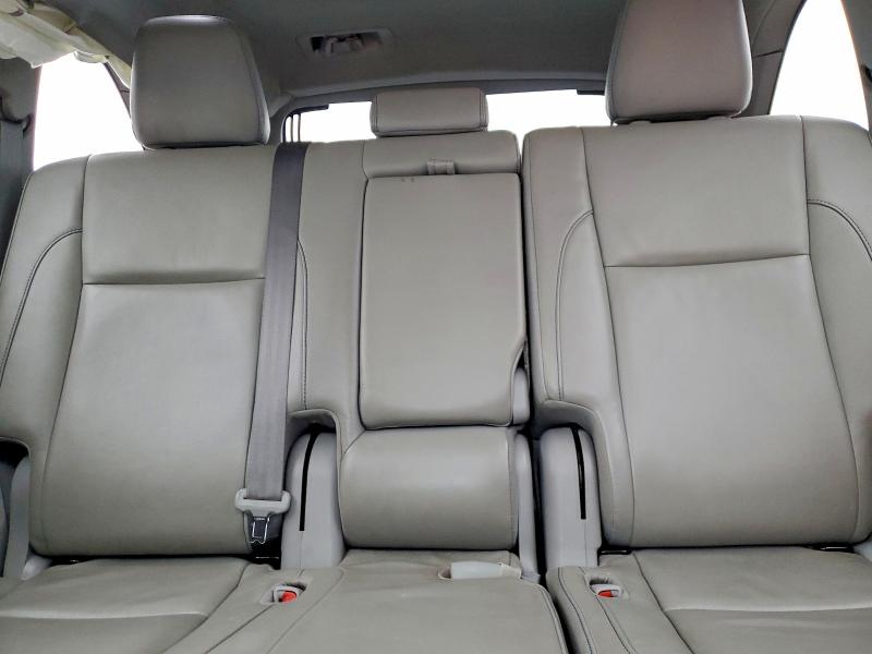 Фото 10 - TOYOTA HIGHLANDER