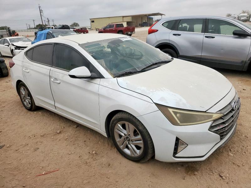 Фото 4 - HYUNDAI ELANTRA