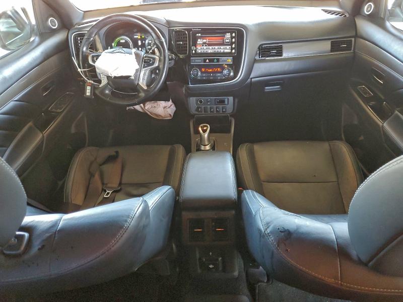 Фото 8 - MITSUBISHI OUTLANDER