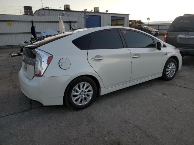 Фото 3 - TOYOTA PRIUS