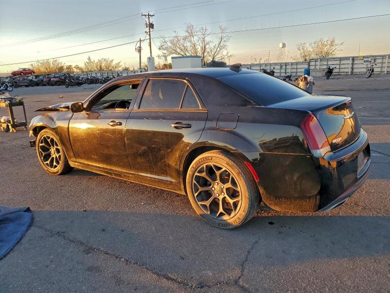 Фото 2 - CHRYSLER 300