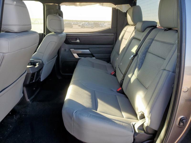 Фото 10 - TOYOTA TUNDRA