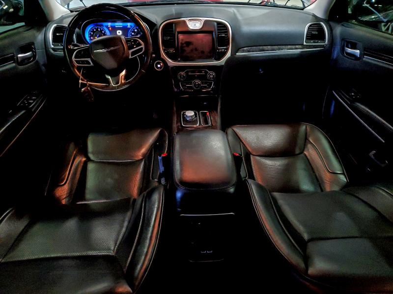 Фото 8 - CHRYSLER 300