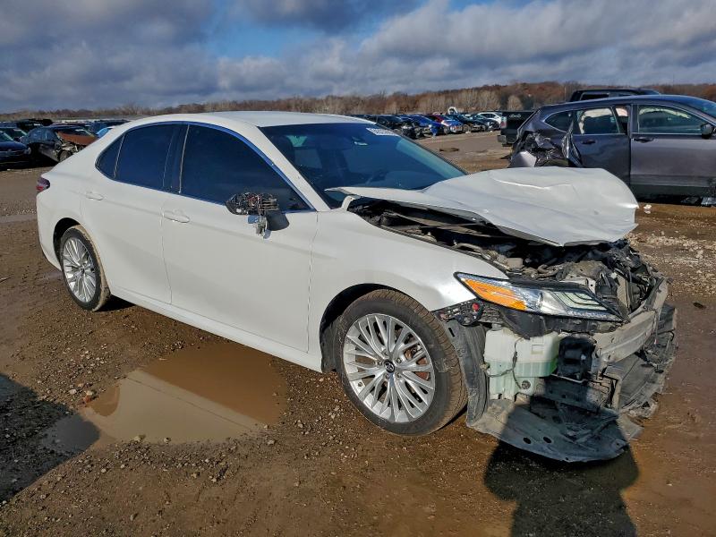 Фото 4 - TOYOTA CAMRY