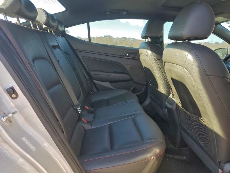 Фото 10 - HYUNDAI ELANTRA