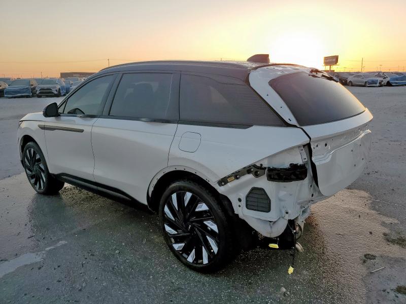 Фото 2 - LINCOLN NAUTILUS