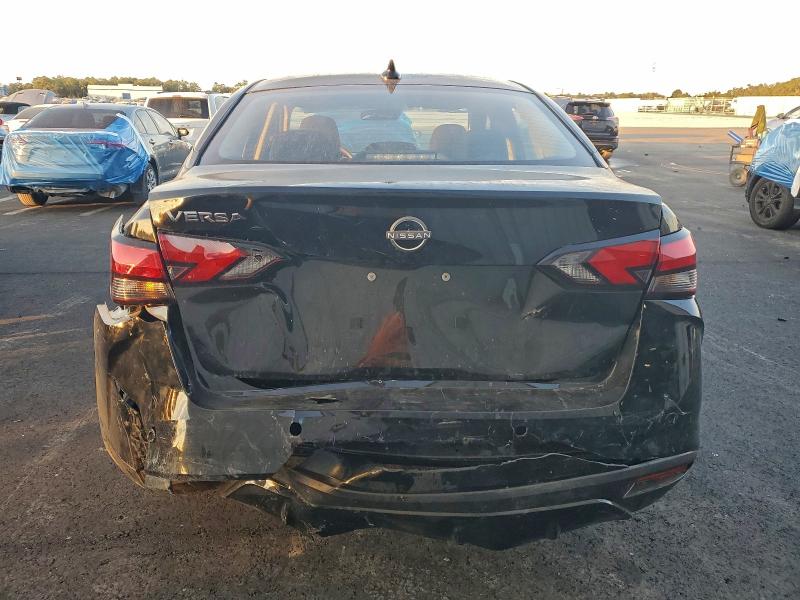 Фото 6 - NISSAN VERSA