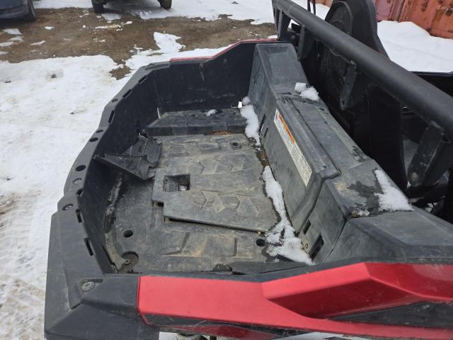 POLARIS SIDEBYSIDE 2015