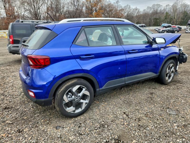 Фото 3 - HYUNDAI VENUE