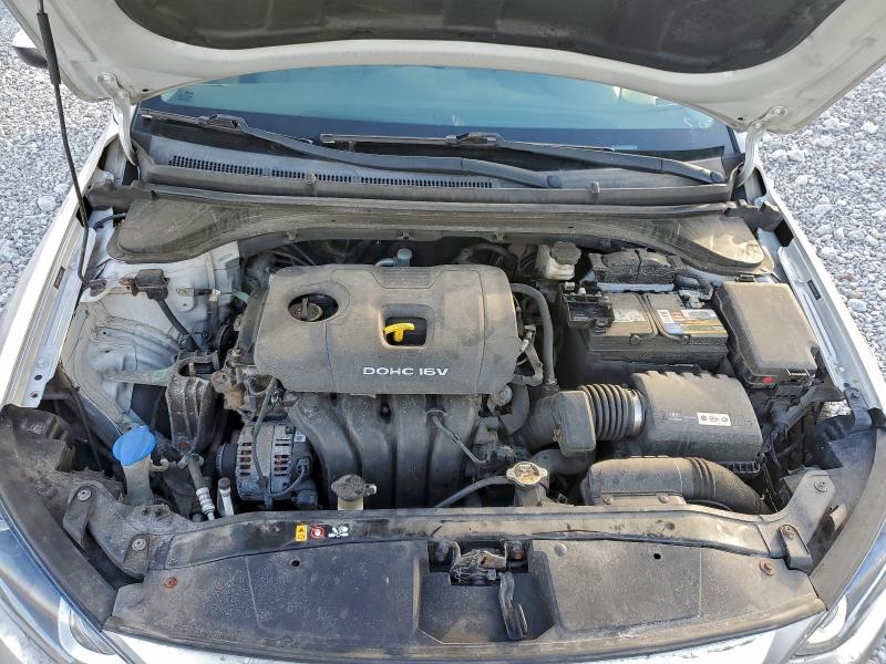 Фото 11 - HYUNDAI ELANTRA