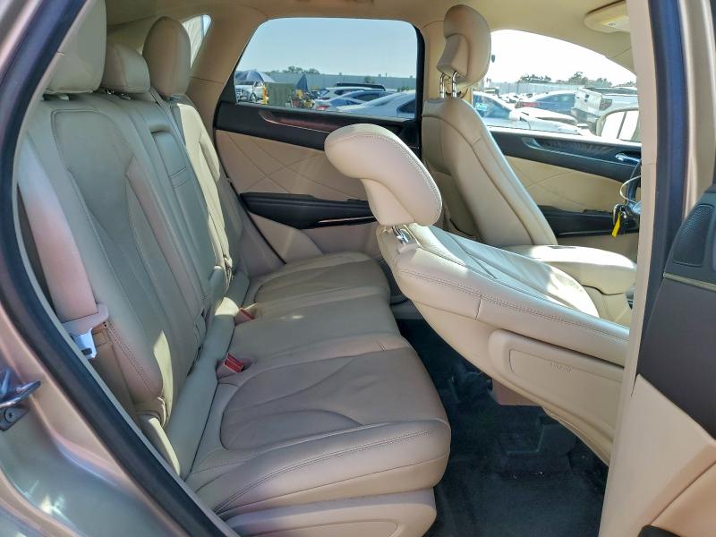 Фото 11 - LINCOLN MKC