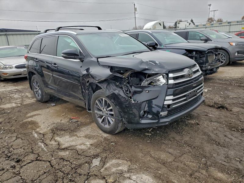 Фото 4 - TOYOTA HIGHLANDER