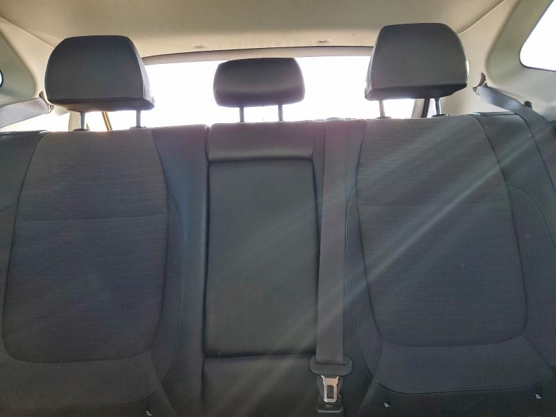 Фото 10 - KIA SELTOS