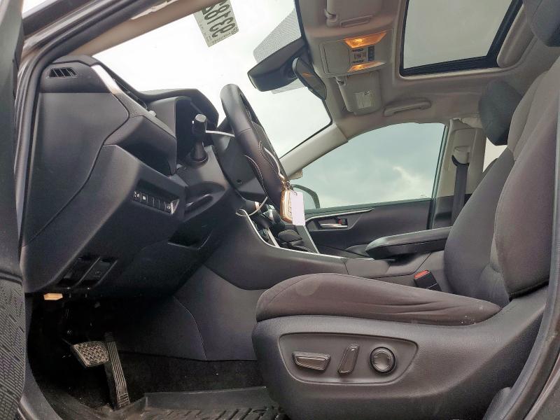 Фото 7 - TOYOTA RAV4