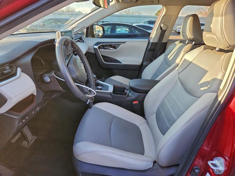 Фото 7 - TOYOTA RAV4