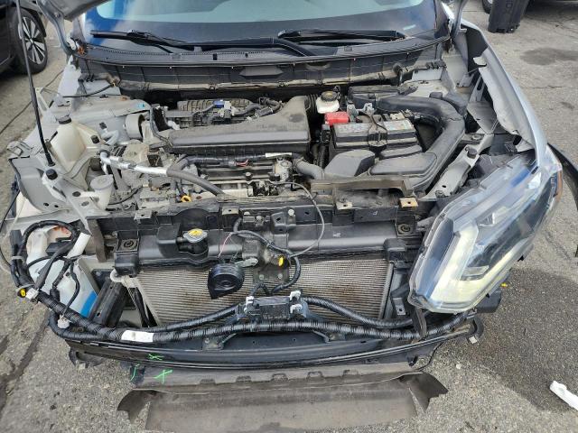 Фото 12 - NISSAN ROGUE