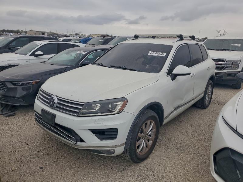 VOLKSWAGEN TOUAREG 2016 VIN WVGEF9BP9GD000516
